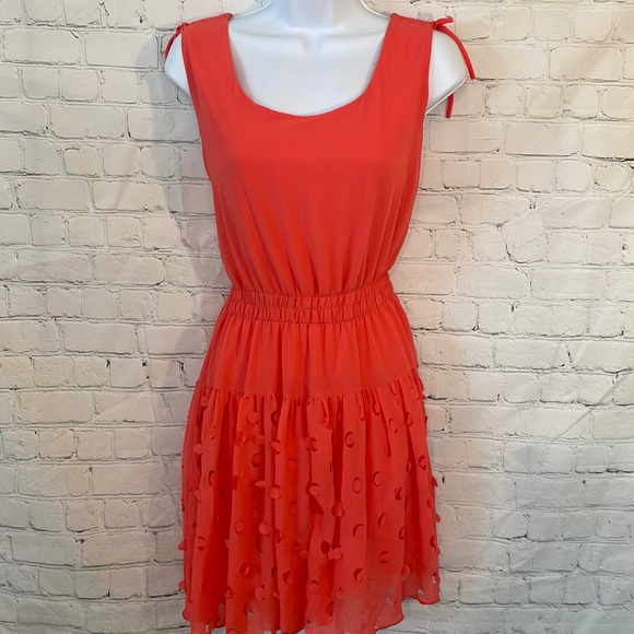 Olive & Oak coral mini dress - Picture 1 of 7
